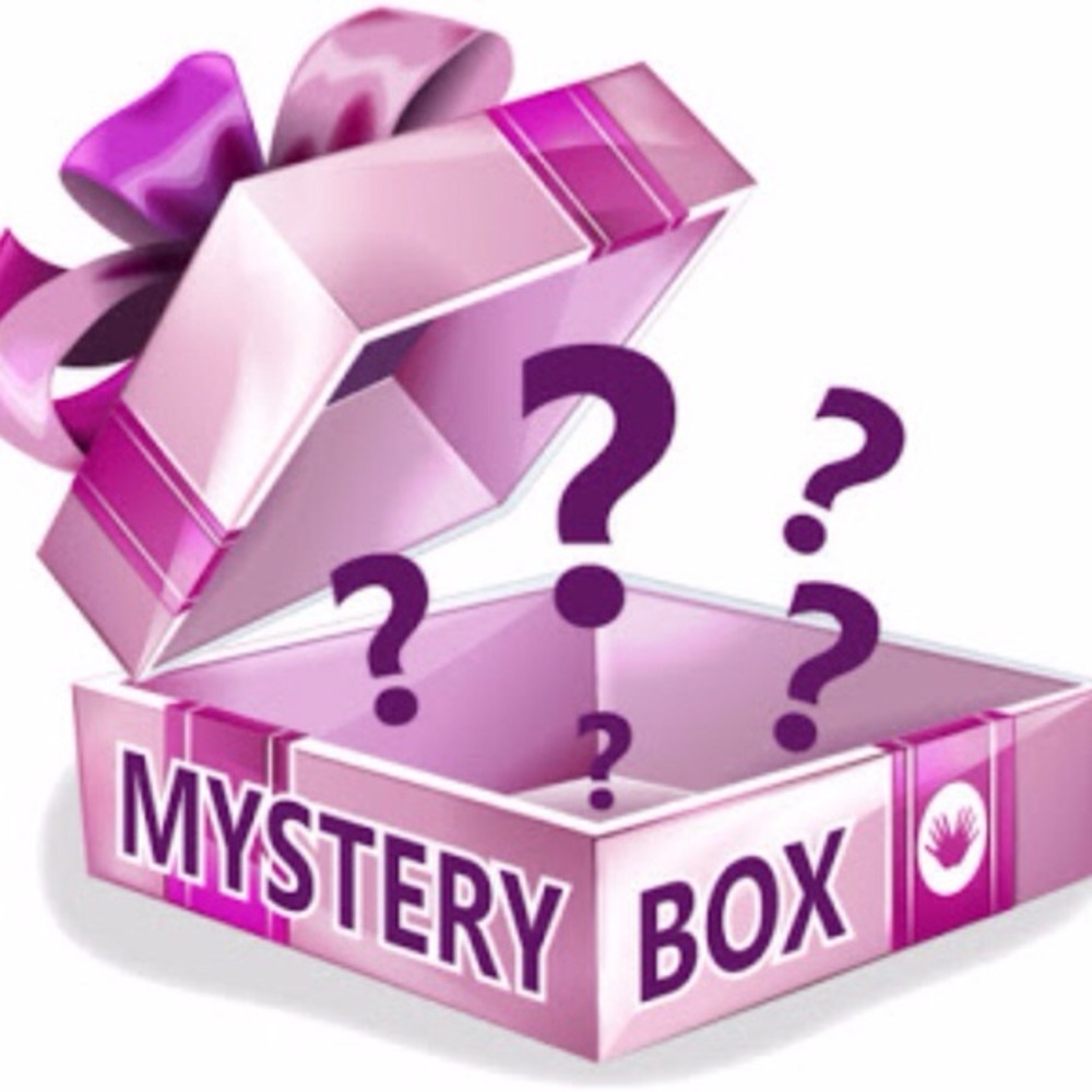 Mystery box📦👀💗